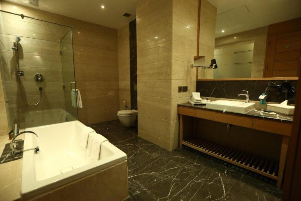 Suite mit Poolblick