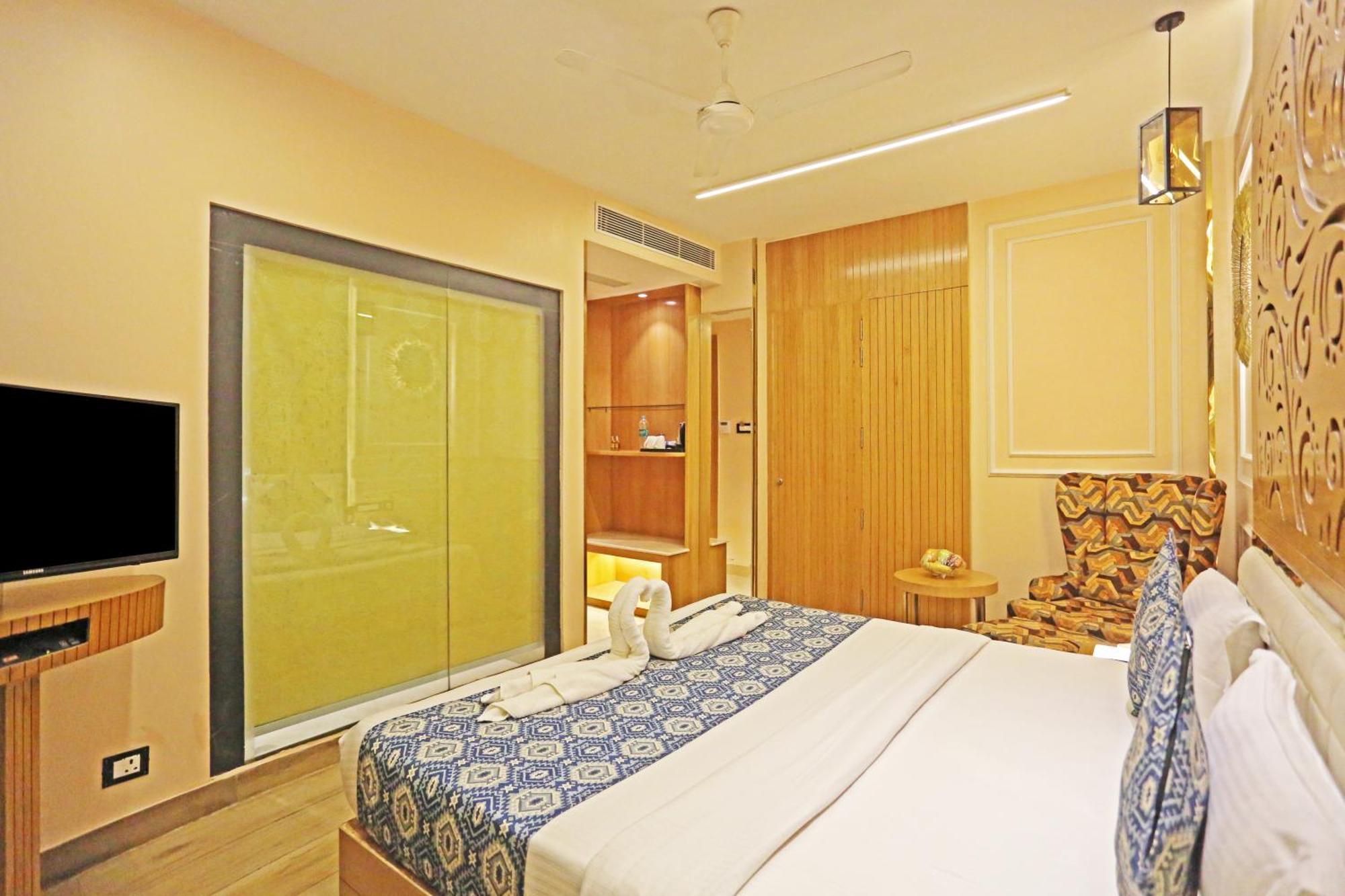 Deluxe Double Room complimentary Hi Tea from 04pm till 06pm,1533992860:JPEG