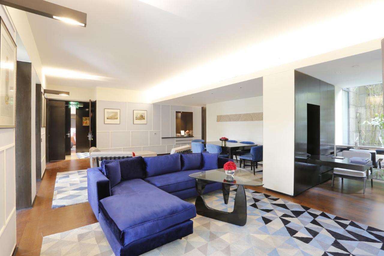 Signature Suite mit Terrasse – mit Happy Hour in der Safari Lounge von 17:00 bis 19:00 Uhr, beim Kauf von 1 Getränk erhalten Sie ein weiteres Getränk kostenlos (Spirituosen), sowie Spa-Guthaben in Höhe von 1200 INR pro Buchung