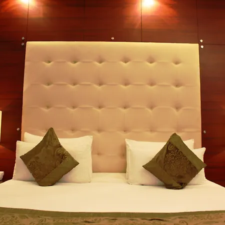 Oyo 367 Hotel Forest Green-3